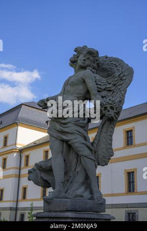 Barocke Statuen im Krankenhausgebäude des ehemaligen Kurorts Kuks, Královéhradecký kraj, Tschechische Republik, Europa Stockfoto