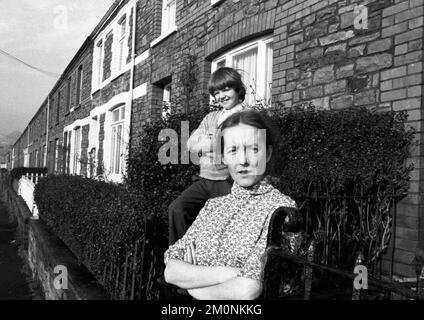 The Strike Action of the Miners' Strike and their Everyday Life vom 11-15. Februar 1974 in Coventry, South Wales und Deal, GBR, Großbritannien Stockfoto