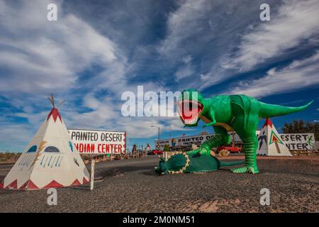 T-Rex im Painted Desert Indian Center an der Route 66 bei Holbrook, Arizona, USA [Keine Veröffentlichung von Eigentum; nur redaktionelle Lizenzierung] Stockfoto