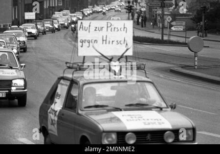 Die Absicht, die Stadt Bottrop im Ruhrbezirk in Essen zu integrieren, wurde am 27. Februar 1976 von zahlreichen Einwohnern mit einem Moto mit Protesten erfüllt Stockfoto