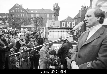 Die Absicht, die Stadt Bottrop im Ruhrbezirk in Essen zu integrieren, wurde am 27. Februar 1976 von zahlreichen Einwohnern mit einem Moto mit Protesten erfüllt Stockfoto