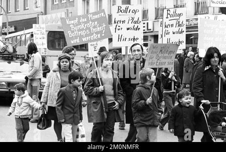 Die Absicht, die Stadt Bottrop im Ruhrbezirk in Essen zu integrieren, wurde am 27. Februar 1976 von zahlreichen Einwohnern mit einem Moto mit Protesten erfüllt Stockfoto