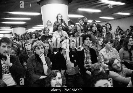 Das Jugendfest, das von den mit der DKP verbundenen Jugend- und Studentenorganisationen SDAJ und MSB Spartakus organisiert wurde, zog mehrere Tausend junge Menschen an Stockfoto