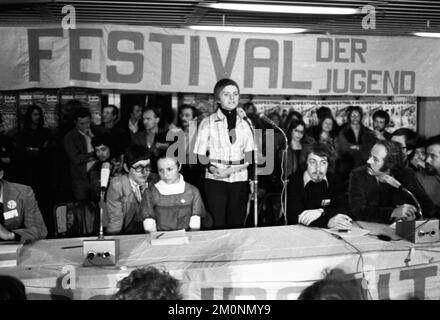 Das Jugendfest, das von den mit der DKP verbundenen Jugend- und Studentenorganisationen SDAJ und MSB Spartakus organisiert wurde, zog mehrere Tausend junge Menschen an Stockfoto