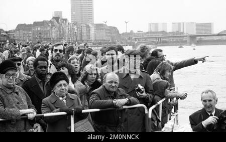 : Die Verlagerung einer Rheinbrücke wurde am 07.04.1976., Deutschland, Europa, zu einem öffentlichen Festival in Düsseldorf Stockfoto