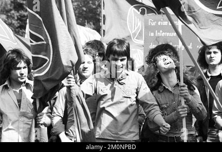 Die Zentralveranstaltung des DGB am 1. Mai 1975 mit dem Bundeskanzler in Gelsenkirchen Stockfoto