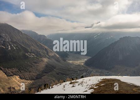 Stadt Livigno im Winter. Livigno Landskapes in der Lombardei, Italien, in den italienischen Alpen, nahe der Schweizer Grenze Stockfoto