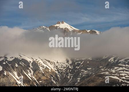 Stadt Livigno im Winter. Livigno Landskapes in der Lombardei, Italien, in den italienischen Alpen, nahe der Schweizer Grenze Stockfoto