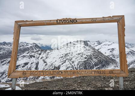 Stadt Livigno im Winter. Livigno Landskapes in der Lombardei, Italien, in den italienischen Alpen, nahe der Schweizer Grenze Stockfoto