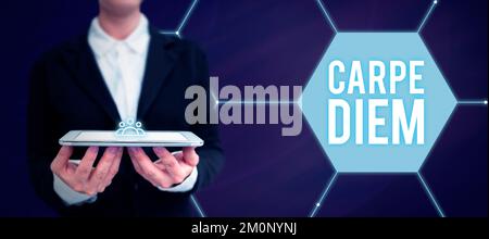 Text wird angezeigt Carpe Diem. Konzeptfoto-Festival, auf dem Menschen Musik und Tanz spielen Stockfoto