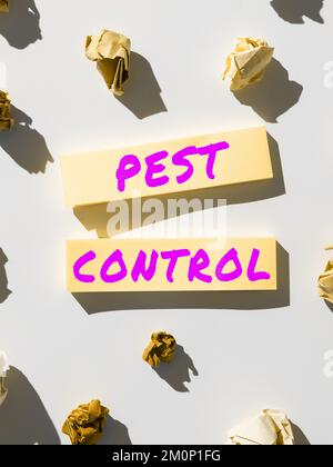 Schreiben mit Anzeige von Text Pest Control. Konzept, das die Tötung zerstörerischer Insekten bedeutet, die Nutzpflanzen und Nutztiere angreifen Stockfoto