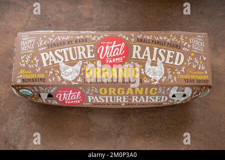 Vital Farms American 12 Große Eier Weideland, Bio-Eierkarton, Supermarkt, Verpackung Dutzende Eier Stockfoto