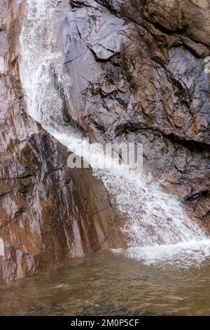 Die Broadmoor Seven Falls gelten als einer der landschaftlich schönsten Fälle in Colorado Stockfoto