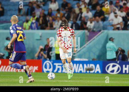 Al-Wakrah, Katar. 5.. Dezember 2022. Josko Gvardiol (CRO) Fußball : FIFA-Weltmeisterschaft 2022 Runde 16 zwischen Japan 1-1 (PK 1-3) Kroatien im Al Janoub Stadion in Al Wakrah, Katar . Kredit: Mutsu Kawamori/AFLO/Alamy Live News Stockfoto