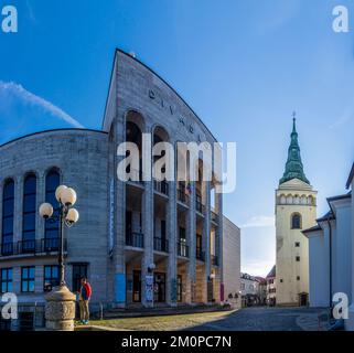 Zilina (Sillein, Silein): Stadttheater, Burian Tower in , , Slowakei Stockfoto