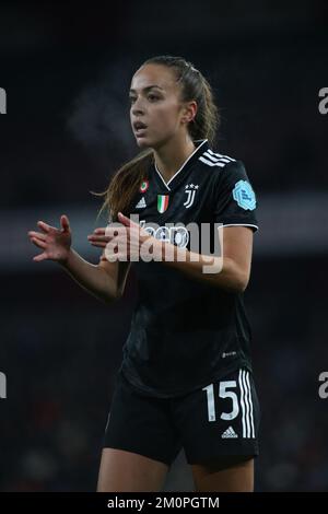 London, Großbritannien. 07.. Dezember 2022. London, Dezember 7. 2022: Julia Grosso (15 Juventus) während des UEFA Womens Champions League Gruppe C Spiels zwischen Arsenal und Juventus im Emirates Stadium, London, England. (Pedro Soares/SPP) Kredit: SPP Sport Press Photo. Alamy Live News Stockfoto