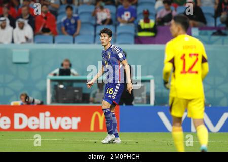 Al-Wakrah, Katar. 5.. Dezember 2022. Takehiro Tomiyasu (JPN) Fußball : FIFA-Weltmeisterschaft 2022. Runde 16 zwischen Japan 1-1 (PK 1-3) Kroatien im Al Janoub-Stadion in Al Wakrah, Katar . Kredit: Mutsu Kawamori/AFLO/Alamy Live News Stockfoto