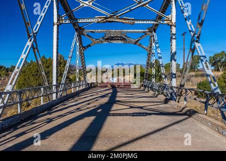 Walnut Canyon Bridge entlang der Route 66 in der Nähe von Winona, Arizona, USA Stockfoto