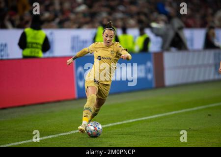 München, Deutschland. 07.. Dezember 2022. München, 7. 2022. Dezember Lucy Bronze (15 Barcelona) in Aktion beim UEFA Champions League Group D Spiel der Damen zwischen dem FC Bayern München und dem FC Barcelona am 7.. Dezember 2022 in München. Dan O' Connor (Dan O' Connor/SPP) Kredit: SPP Sport Press Photo. Alamy Live News Stockfoto