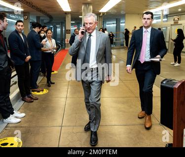 Washington, Usa. 07.. Dezember 2022. USA Senator Tommy Tuberville (R-AL) in der Nähe der U-Bahn des Senats. (Foto: Michael Brochstein/Sipa USA) Guthaben: SIPA USA/Alamy Live News Stockfoto