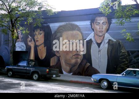 Wandgemälde mit jungen Hollywood-Stars wie Leonard DiCaprio und Uma Thurman im Viertel Los Feliz in Hollywood, CA Stockfoto