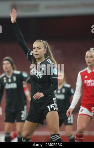 London, Großbritannien. 07.. Dezember 2022. Julia Grosso von Juventus Femminile während des Women's Champions League-Spiels zwischen Arsenal Women und Juventus Femminile am 7. Dezember 2022 im Emirates Stadium, London, England. Foto: Joshua Smith. Nur redaktionelle Verwendung, Lizenz für kommerzielle Verwendung erforderlich. Keine Verwendung bei Wetten, Spielen oder Veröffentlichungen von Clubs/Ligen/Spielern. Kredit: UK Sports Pics Ltd/Alamy Live News Stockfoto