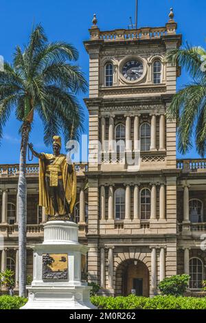 König Kamehameha I Statue State Supreme Court Building Honolulu Oahu Hawaii King gründete das Königreich Hawaii, das 1883 die hawaiinischen Inseln vereint Stockfoto