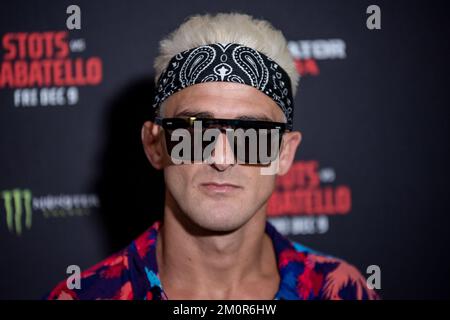Uncasville, CT - 7. DEZEMBER: Danny Sabatello trifft sich vor Bellator 289 am 9. Dezember 2022 im Mohegan Sun Casino in Uncasville, CT, USA, mit den Medien. (Foto: Matt Davies/PxImages) Stockfoto