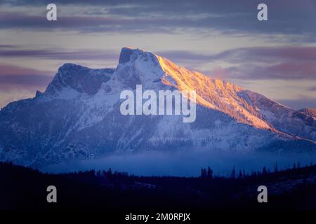 Schafberg Zahnradbahn auf dem Gipfel des Schafbergs bei Sonnenuntergang, Salzkammergut Lake District bei Salzburg, Österreich Stockfoto