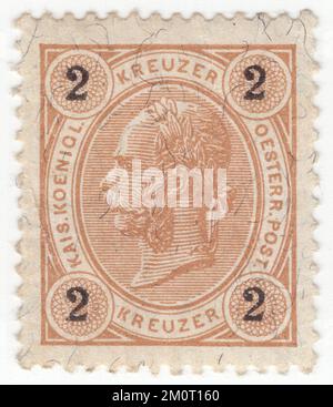 ÖSTERREICH — 1890: Hellbraune Briefmarke mit 2 Kreuzer, die das geprägte Porträt des jungen österreichischen Monarchen Kaisers Franz Josef darstellt. Franz Joseph I oder Franz Joseph I war Kaiser von Österreich, König von Ungarn und die anderen Staaten der Habsburger Monarchie vom 2. Dezember 1848 bis zu seinem Tod am 21. November 1916. Zu Beginn seiner Herrschaft wurden seine Reiche und Gebiete als österreichisches Reich bezeichnet, aber 1867 als zweifache Monarchie des österreichisch-ungarischen Reiches wiederaufgebaut. Vom 1. Mai 1850 bis zum 24. August 1866 war Franz Joseph auch Präsident des Deutschen Bundes Stockfoto