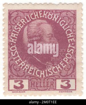 ÖSTERREICH — 1913: Eine magentafarbene Briefmarke von 3 heller, die das Porträt von Joseph II darstellt Endgültiger Satz ausgestellt für das 60.. Jahr der Herrschaft des österreichischen Monarchen Franz Josef, des Kaisers von Österreich, des Königs von Ungarn und der anderen Staaten der Habsburger Monarchie. Joseph II. (Joseph Benedict Anthony Michael Adam) war ab August 1765 Heiliger römischer Kaiser und vom 29. November 1780 bis zu seinem Tod alleiniger Herrscher der Habsburger Länder. Er war der älteste Sohn von Kaiserin Maria Theresa und ihrem Mann, Kaiser Francis I., und der Bruder von Marie Antoinette, Maria Carolina von Österreich und Maria Amalia, Herzogin von Parma. Stockfoto