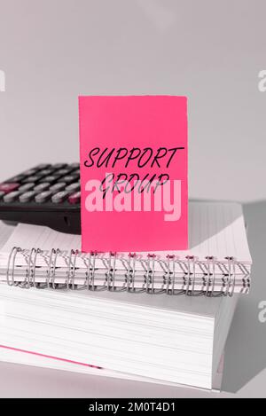Support-Gruppe für konzeptionelle Anzeige. Konzept, das die Anzahl der an Serviceverpflichtungen beteiligten Personen umfasst Stockfoto