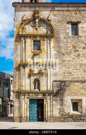 Spanien, Galicien, Melide, Bühne auf dem Camino Primitivo und Camino Franc, spanische Pilgerrouten nach Santiago de Compostela, Sancti Spiritus Kirche des ehemaligen Klosters des Dritten Ordens von San Francisco, gegründet im 14.. Jahrhundert Stockfoto