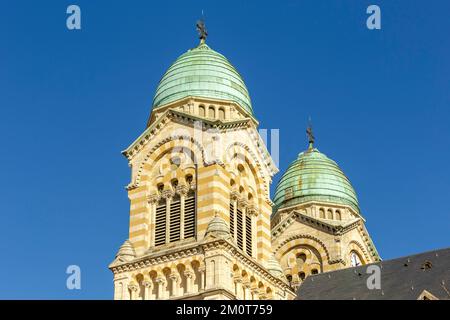 Frankreich, Meurthe et Moselle, Nancy, Glockenturm der Basilika Sacre Coeur de Nancy im römischen Byzantin-Stil in der Rue de Laxou Stockfoto