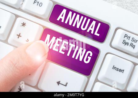 Konzeptdarstellung Jahrestagung. Geschäftsidee jährliche Zusammenkunft interessierter Aktionäre einer Organisation Stockfoto
