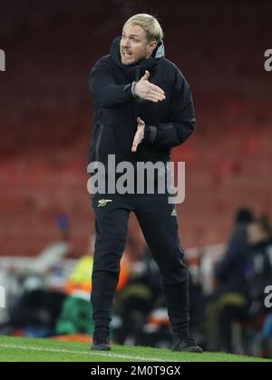 London, England, 7.. Dezember 2022. Jonas Eidevall, Manager von Arsenal während des UEFA Womens Champions League-Spiels im Emirates Stadium, London. Das Bild sollte lauten: Paul Terry/Sportimage Stockfoto