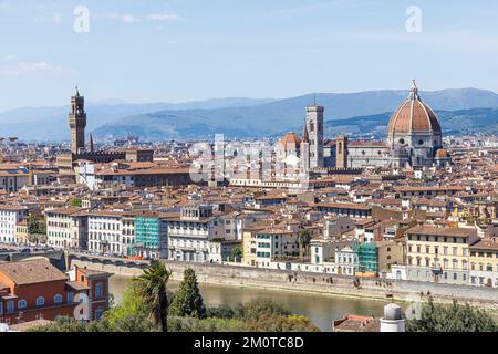 Italien, die Toskana, Florenz, das zum UNESCO-Weltkulturerbe gehört, Blick auf die Stadt von der Piazzale Michelangelo Stockfoto