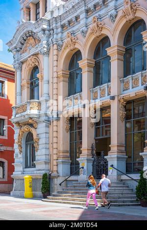 Spanien, Fürstentum Asturien, Llanes, Bühne am Camino del Norte, spanische Wallfahrtsroute nach Santiago de Compostela, das Casino, ehemaliges Herrenhaus mit Indiana-Architektur Stockfoto