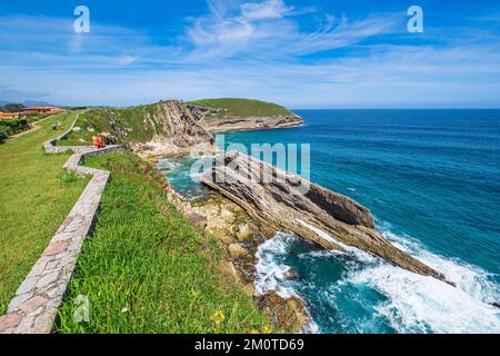 Spanien, Fürstentum Asturien, Llanes, Bühne auf dem Camino del Norte, spanische Wallfahrtsroute nach Santiago de Compostela, San Pedro Promenade Stockfoto
