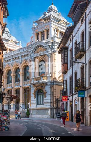 Spanien, Fürstentum Asturien, Llanes, Bühne am Camino del Norte, spanische Wallfahrtsroute nach Santiago de Compostela, das Casino, ehemaliges Herrenhaus mit Indiana-Architektur Stockfoto