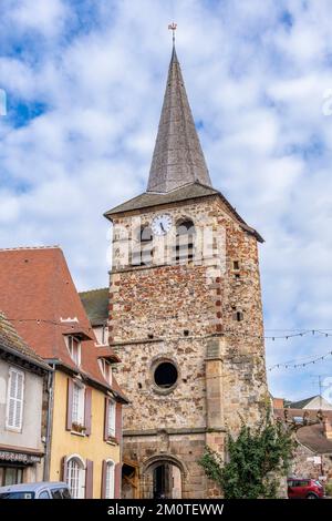 Frankreich, Allier, das Dorf Herisson mit der Aufschrift Petites Cites de Caractere, die Kirche Saint Sauveur, Bourbonnais Stockfoto