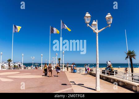 Frankreich, Gironde, Arcachon, Thiers Pier und Sandstrand Stockfoto