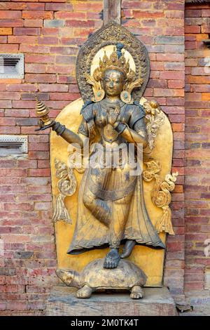 Nepal, Kathmandu-Tal, UNESCO-Weltkulturerbe, Patan, Durbar-Platz, Königspalast, Statue der Göttin des Ganges im Innenhof des Mul Chowk Stockfoto