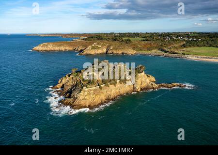 Frankreich, Ille-et-Vilaine (35), C?te d'Emeraude, Umgebung von Cancale, Saint-Coulomb, Anse du Guesclin und Fort du Guesclin, erbaut auf einer Insel, Guesclin Island, wo L'o Ferr? Wohnhaft (Luftaufnahme) Stockfoto