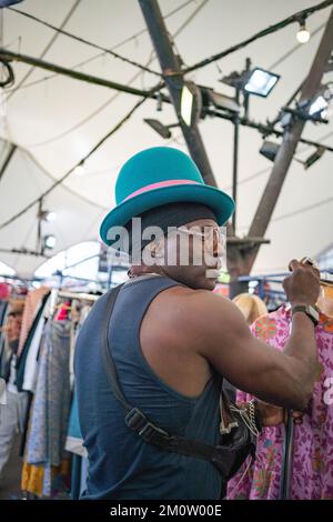 Marktstand in der Portabello Road in London Stockfoto