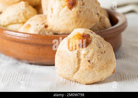 Nahaufnahme eines Chipas, typisches Paraguayanisches Käsebrot. Stockfoto