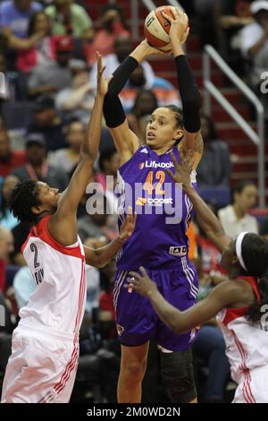 Washington, DC, USA. 27.. Juni 2022. Brittney Griner spielte in einem Spiel gegen die Washington Mystiker der WNBA, wo ihr Team, der Phoenix Mercury, 101:97 gewann. 27. Juni 2013. Kredit: Mpi34/Media Punch Inc./Alamy Live News Stockfoto