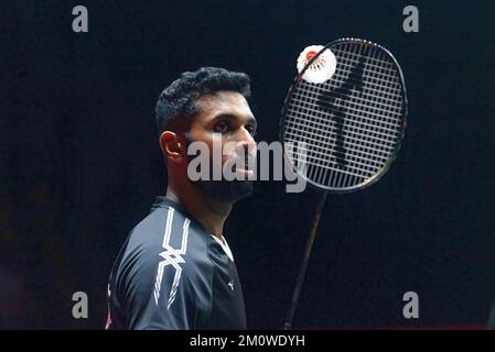 Bangkok, Thailand. 08.. Dezember 2022. Prannoy H. S. of India wurde während der Single von Badminton Menís in Aktion bei den HSBC BTW World Tour Finals 2022 im Nimibutr Stadium gesehen. Lu Guang zu gewann Prannoy H. S. 2-1 (23-21, 17-21, 21-19). Kredit: SOPA Images Limited/Alamy Live News Stockfoto