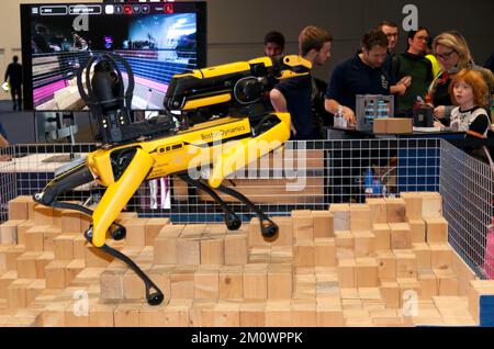 Boston Dynamics Robotic Dog, Spot, wird vom Zentrum der britischen Atomenergiebehörde für Fernanwendungen in anspruchsvollen Umgebungen verwendet und auf der 2022 New Scientist Live vorgestellt Stockfoto