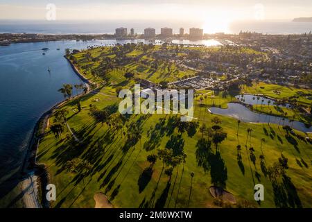 Der Coronado Golf Course bei Sonnenuntergang mit Blick auf Coronado Beach und den Pazifik Stockfoto